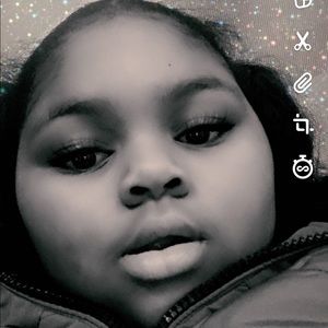 Meet your Posher, Amira